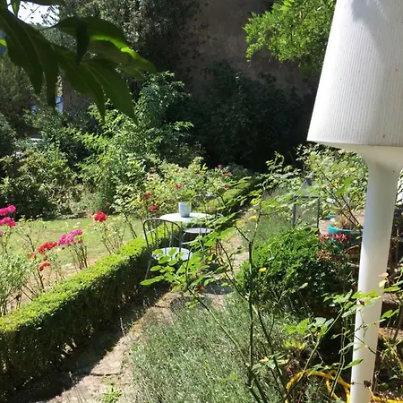 Проживание в семье Grimm